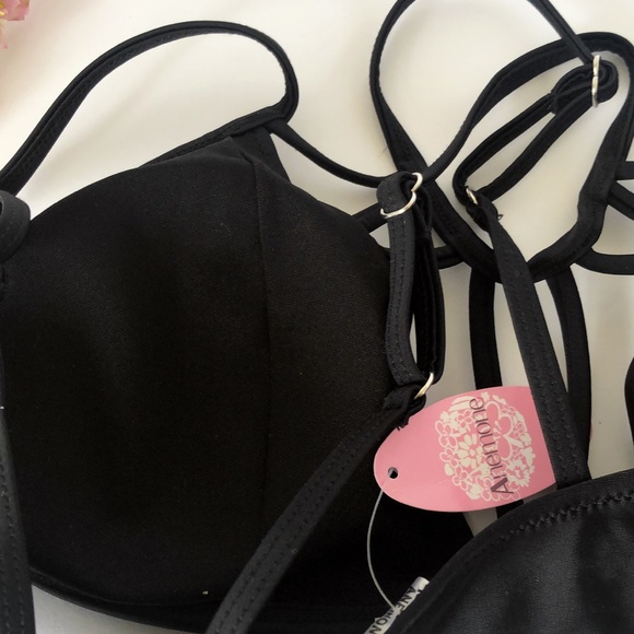 Anemone Black bikini top - Picture 6 of 8